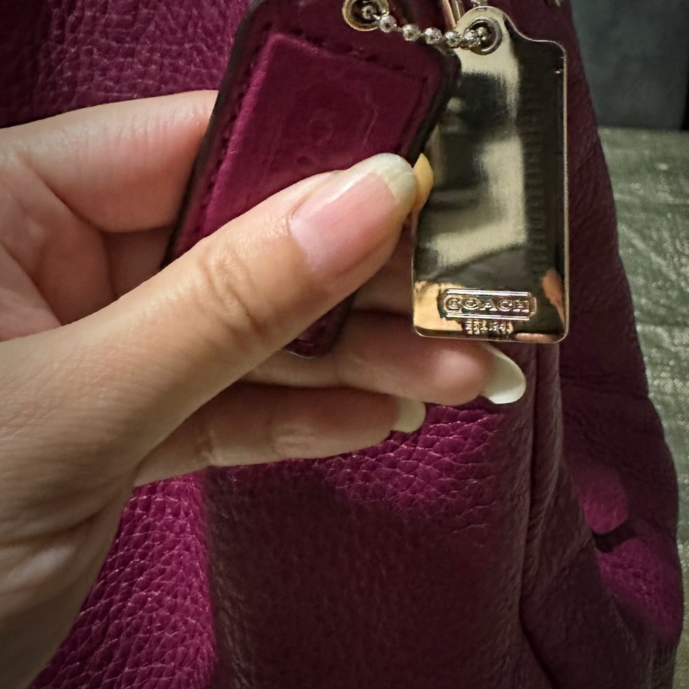 Vintage Coach Pink Hobo Bag with Luxurious Leather and Relaxed Design - Picture 9 of 16